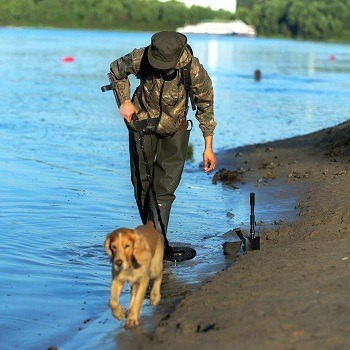 beach-metal-detecting